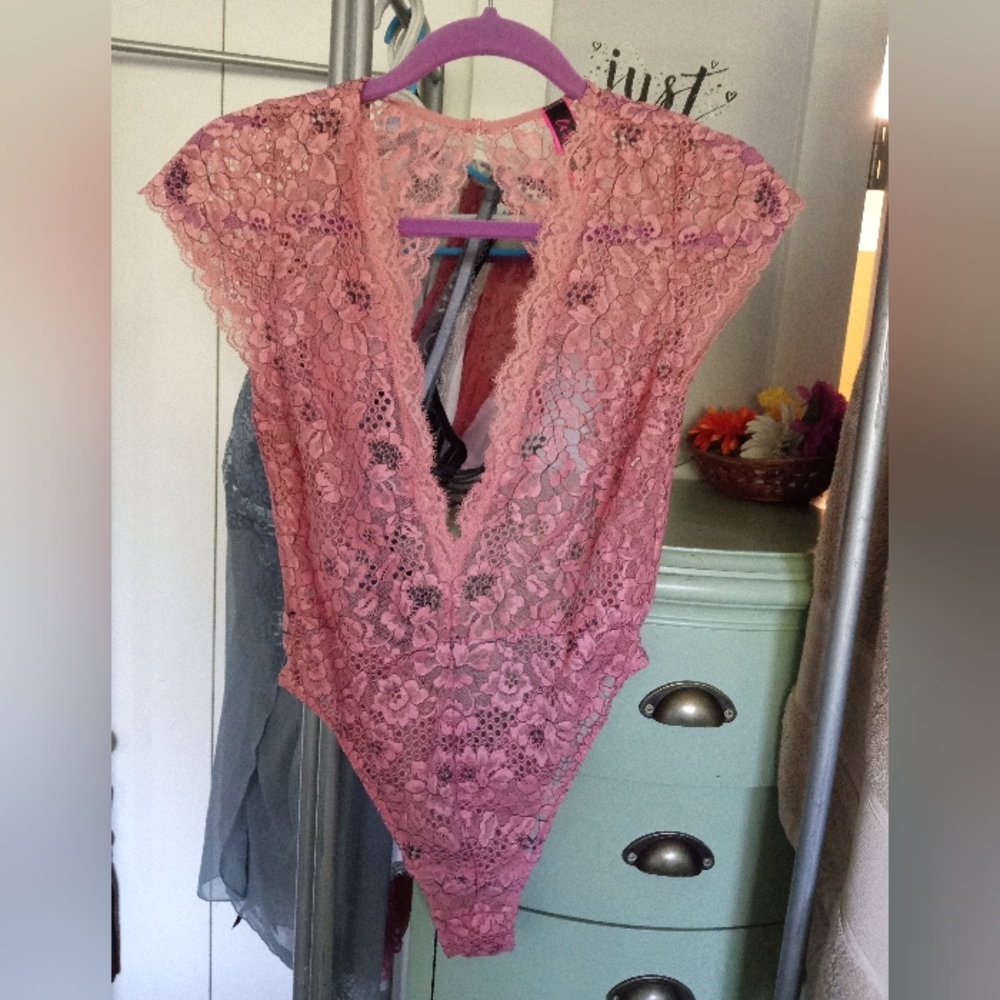 La Senza Salmon Pink and black sz small bodysuit